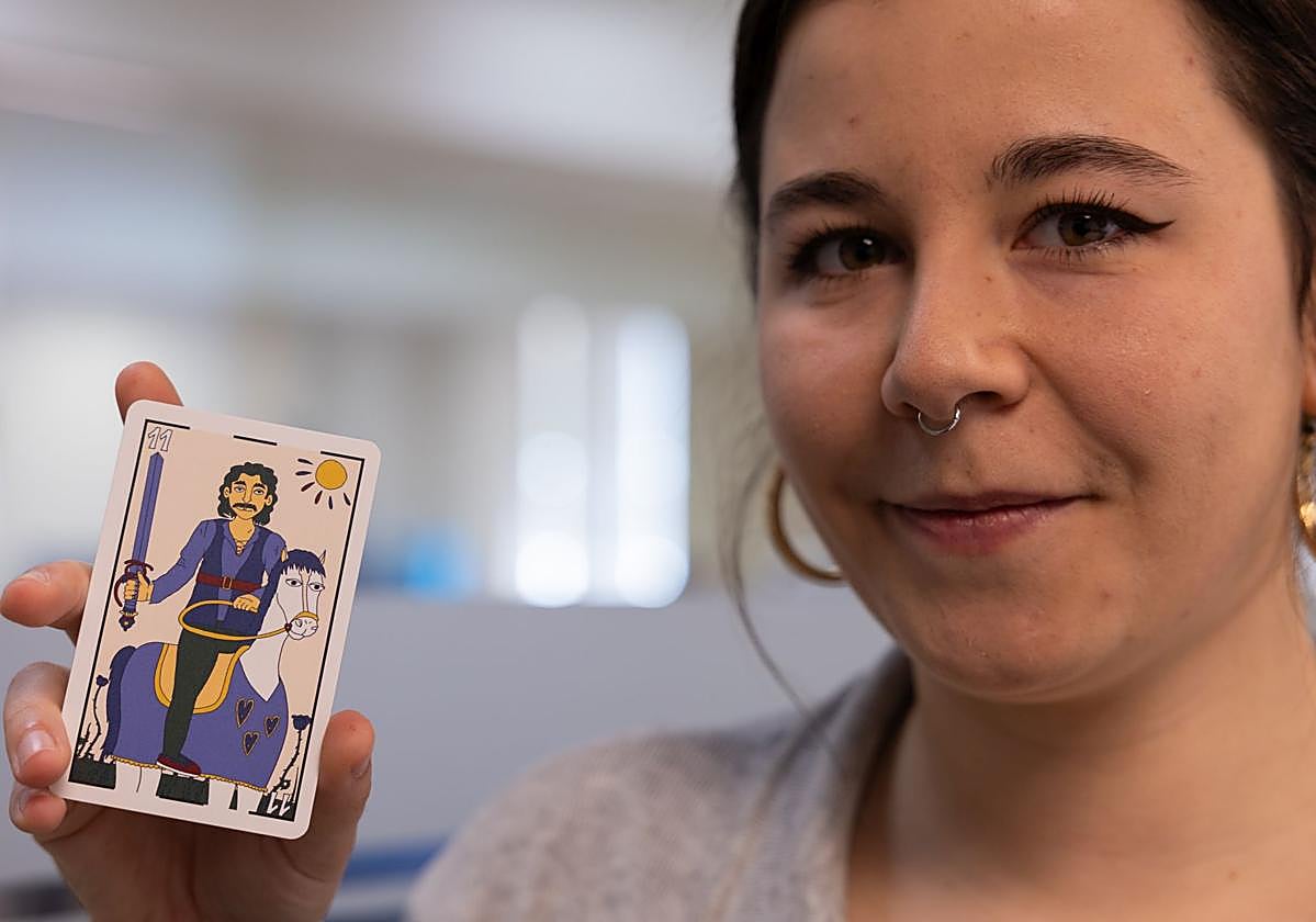 La riojana que diseña naipes
