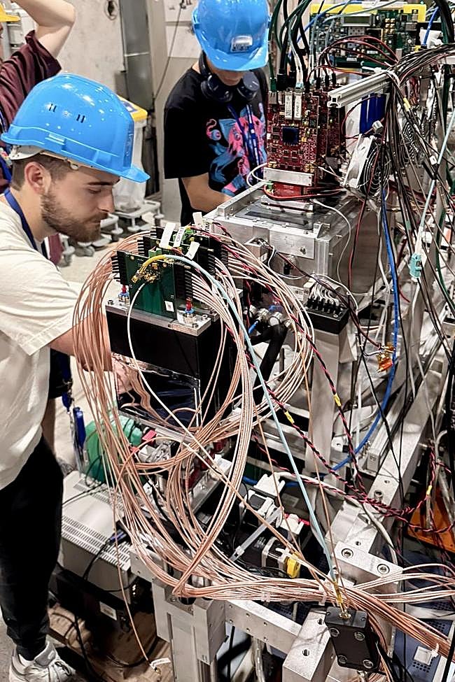 Alfonso participa en un experimento en el CERN.