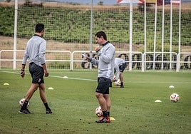 Unai Mendia, en un entrenamiento de la UD Logroñés.