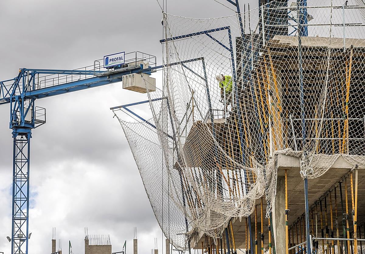 Imagen de archivo de una vivienda en nueva construcción en Logroño.