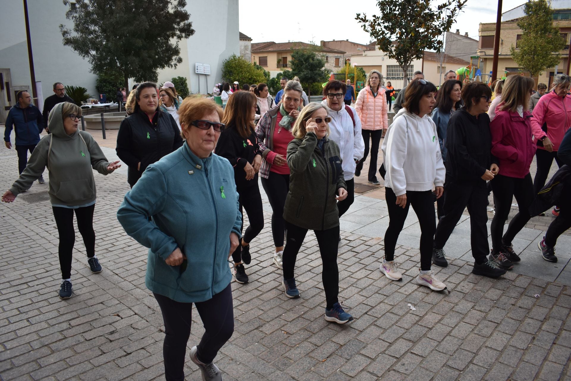 Las imágenes de la marcha contra el cáncer en Aldeanueva