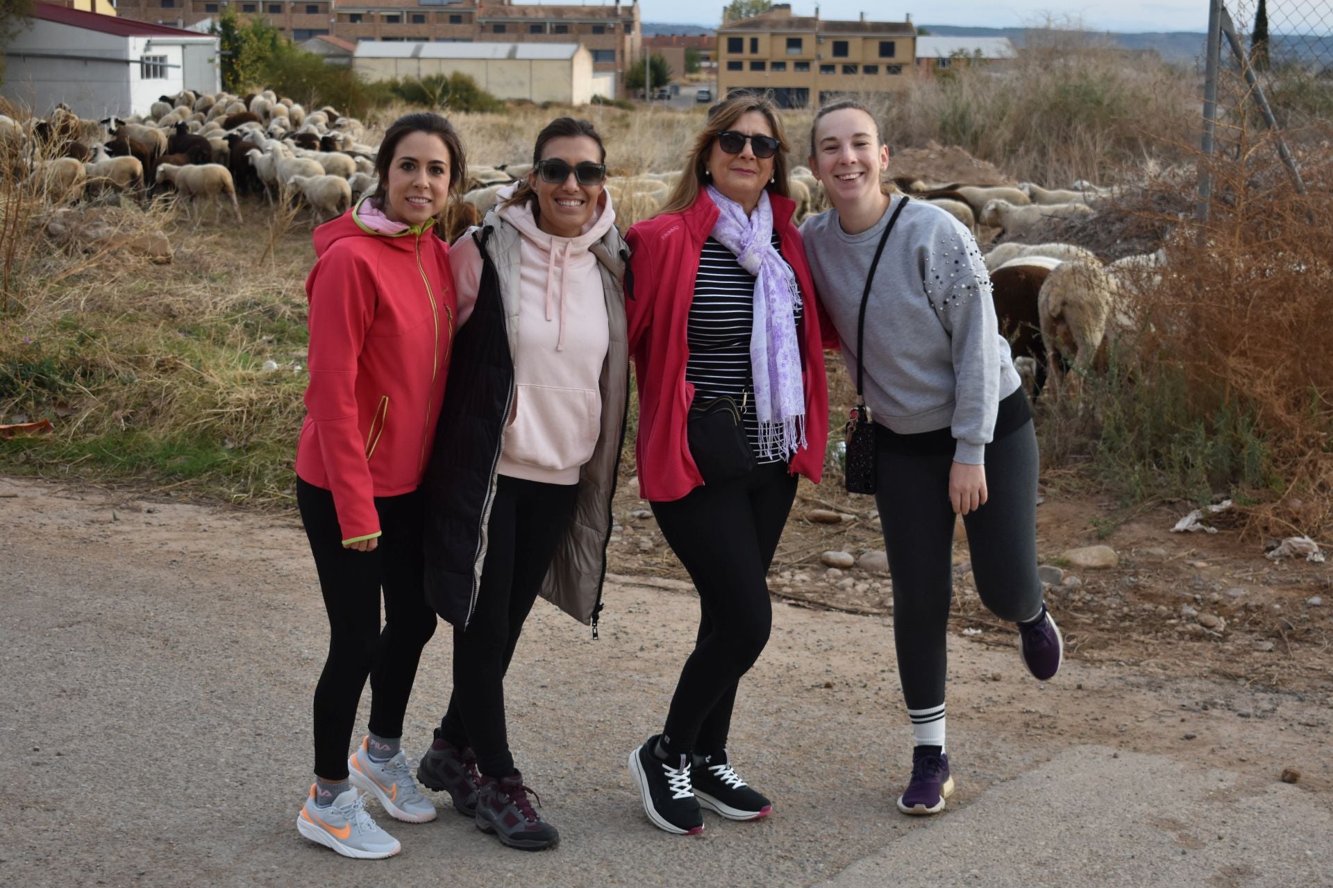 Las imágenes de la marcha contra el cáncer en Aldeanueva