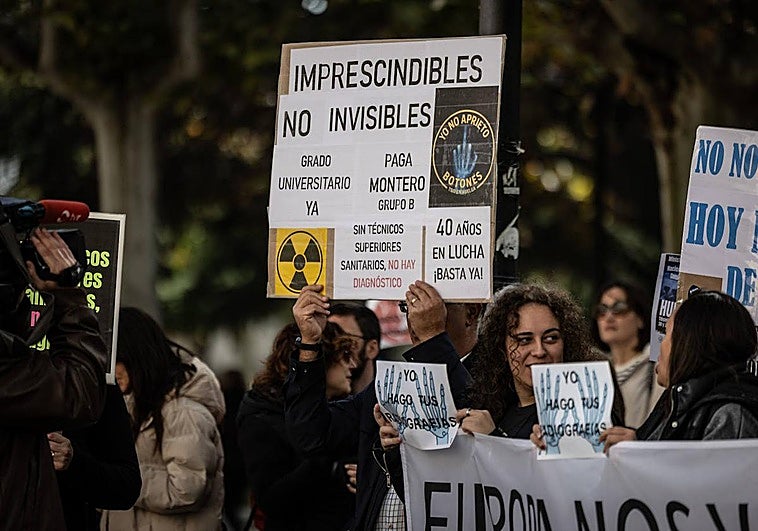 Los técnicos superiores sanitarios riojanos plantean una huelga indefinida si no se atienden «rápido» sus reivindicaciones