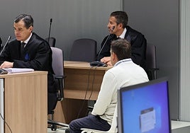 El acusado escucha el veredicto del jurado, este martes en la Audiencia.