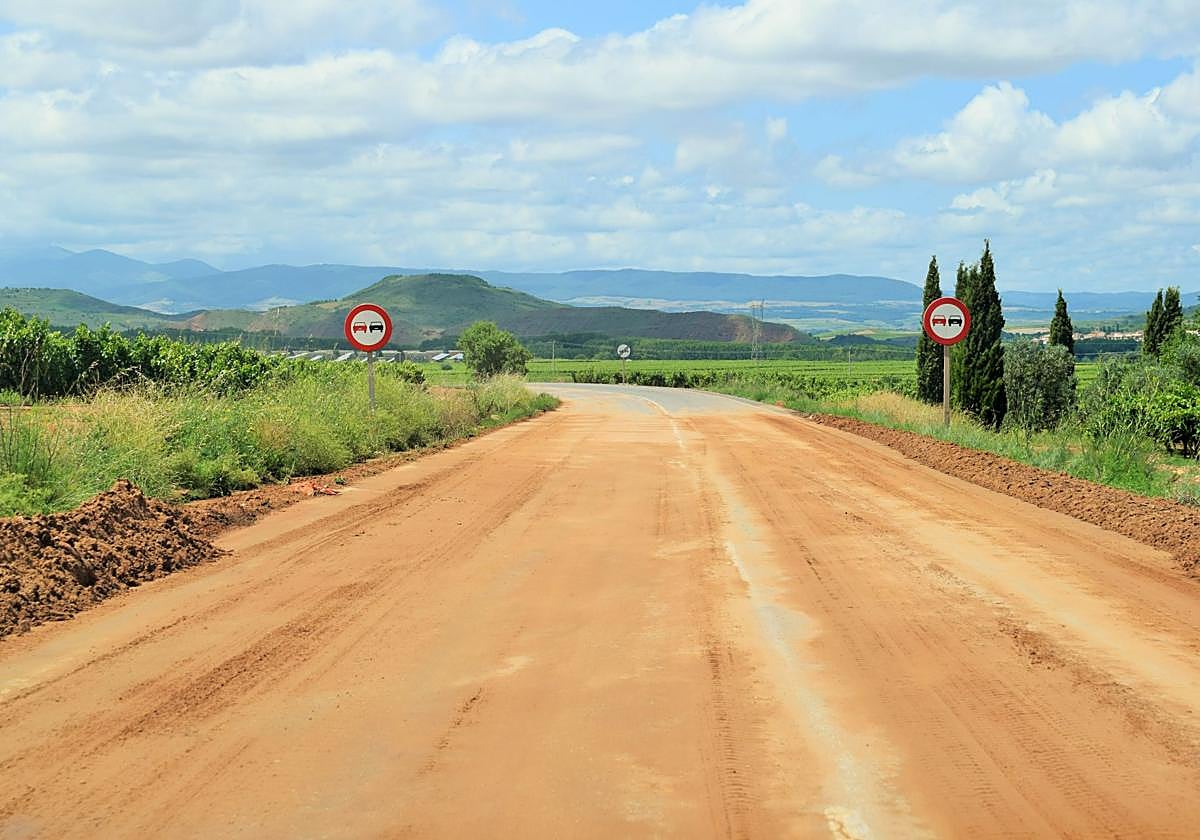 La carretera LR-113.