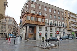 Exterior del Ayuntamiento de Arnedo.