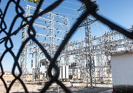 Subestación eléctrica en la carretera de Bañares