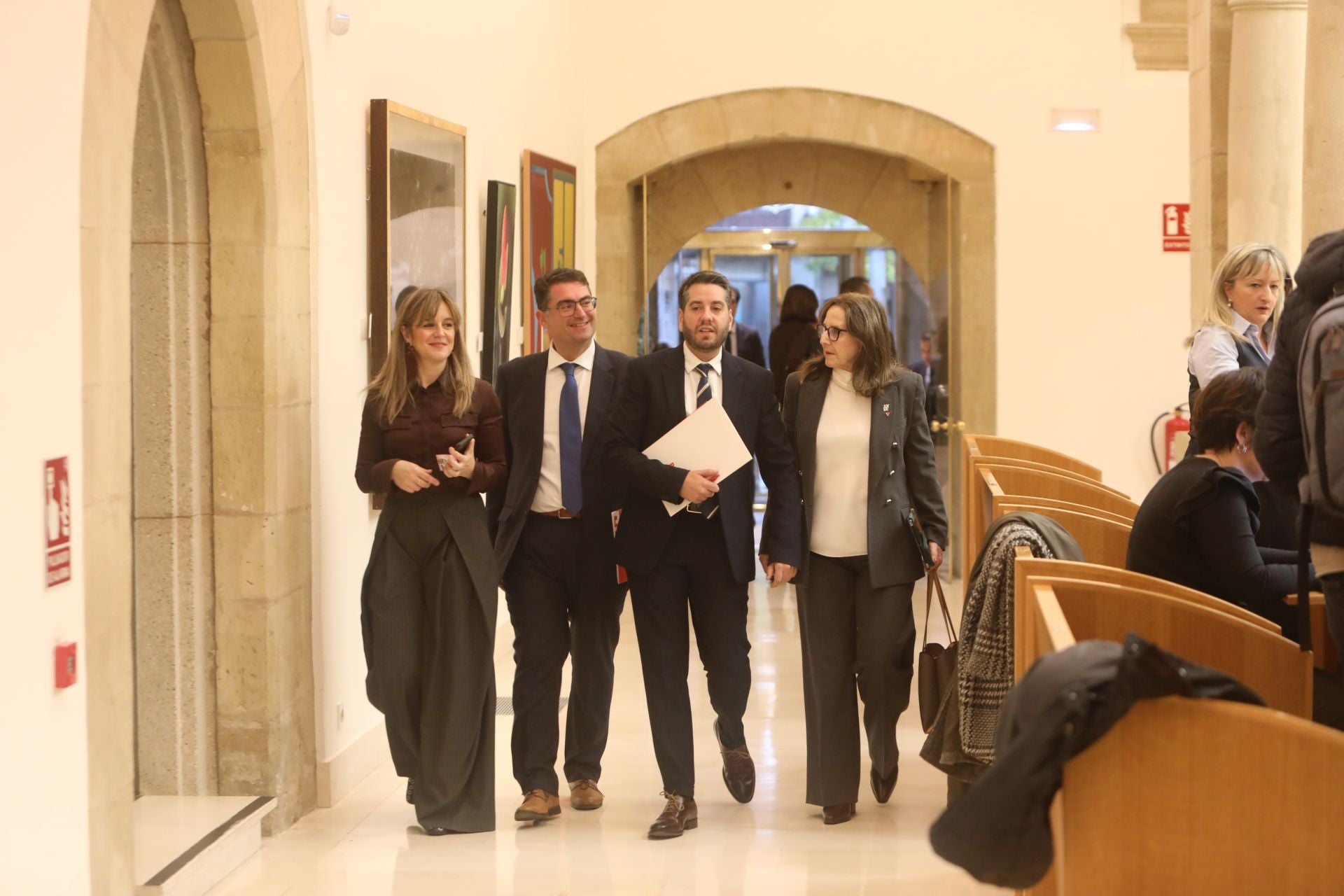 Las imágenes del pleno del Parlamento de La Rioja