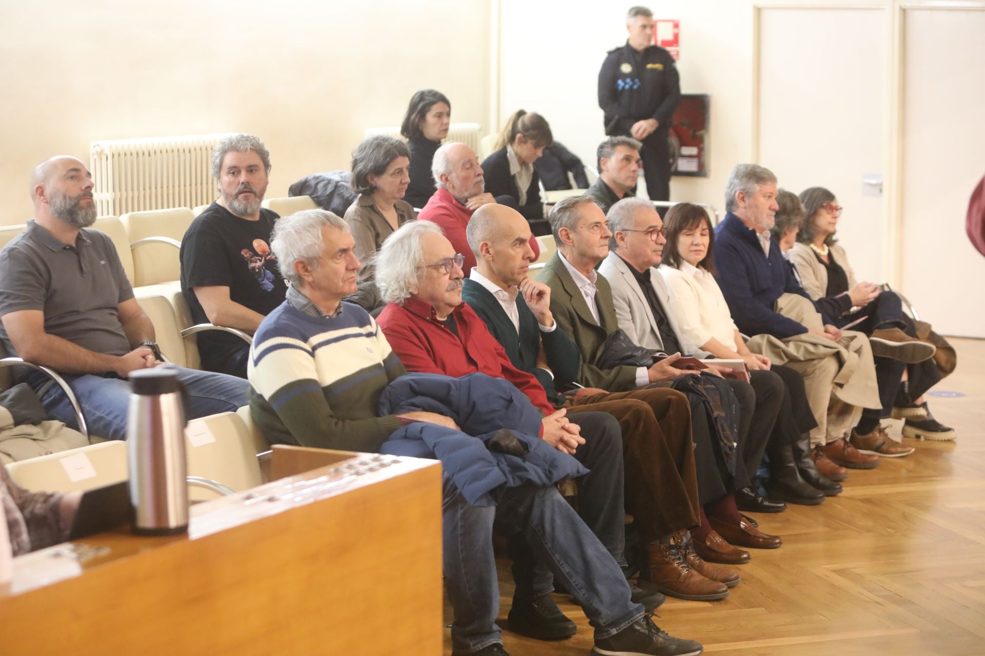 Las imágenes del pleno extraordinario del Ayuntamiento de Logroño