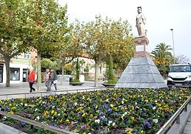 Los jardines de Calahorra se renuevan con 2.500 flores