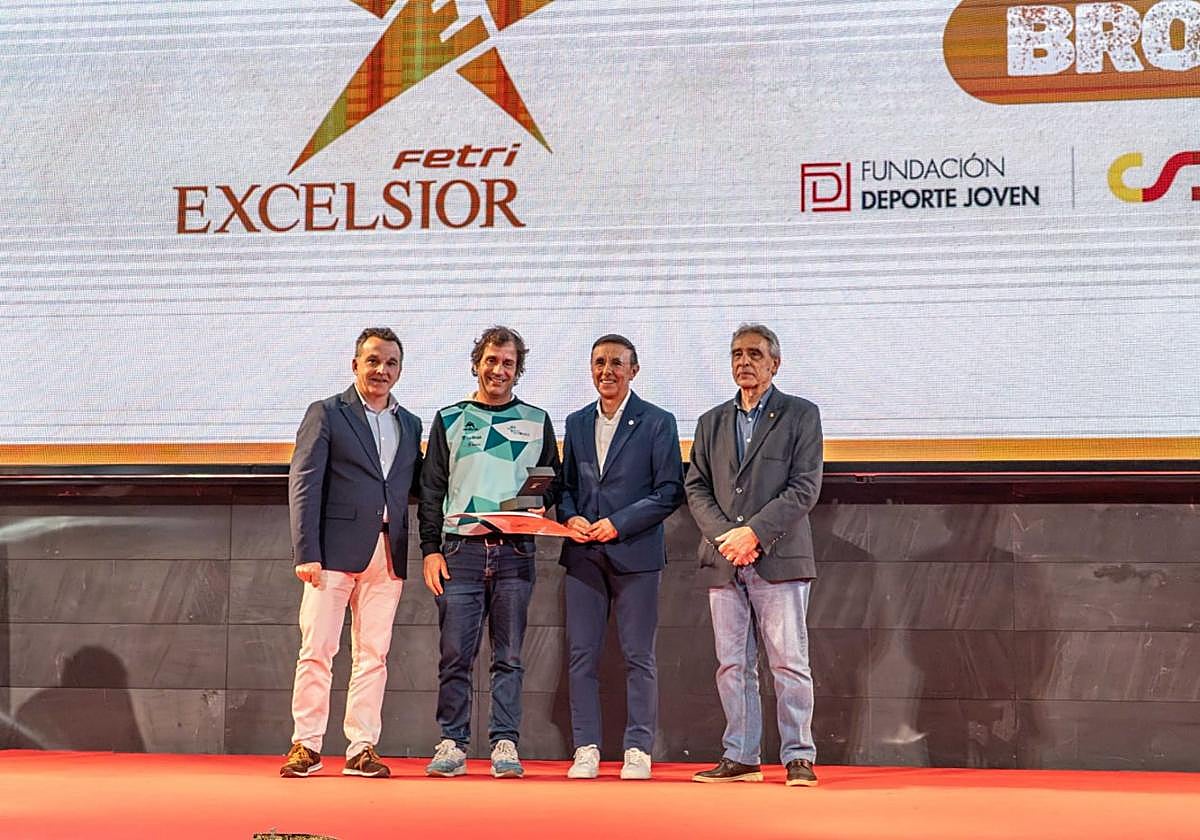 El Club Tritones Rioja consigue un premio a la excelencia
