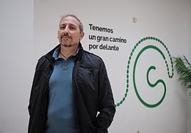 Juanjo Fernández, en la sede logroñesa de la Asociación Española contra el Cáncer (AECC) de La Rioja.