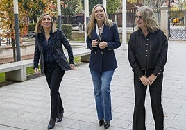 La consejera de Economía, la rectora de la UR y la directora general de Trabajo y Salud Laboral antes de presentar la nueva Cátedra de Diálogo Social y Negociación Colectiva.