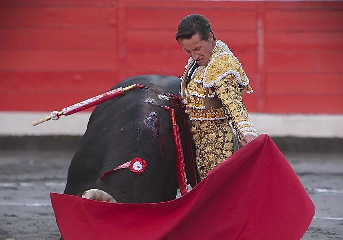 Diego Urdiales, apoderado por Israel Vicente