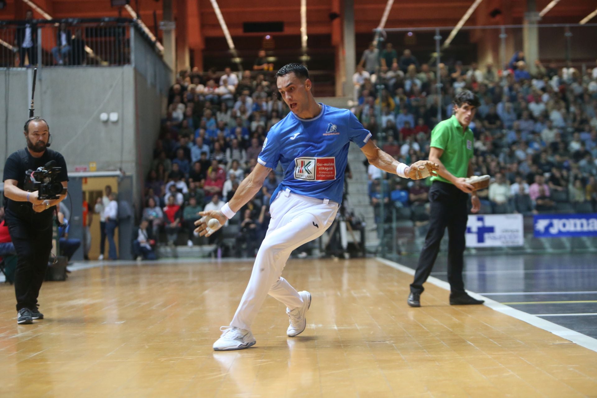 El ambiente durante la final del Cuatro y medio
