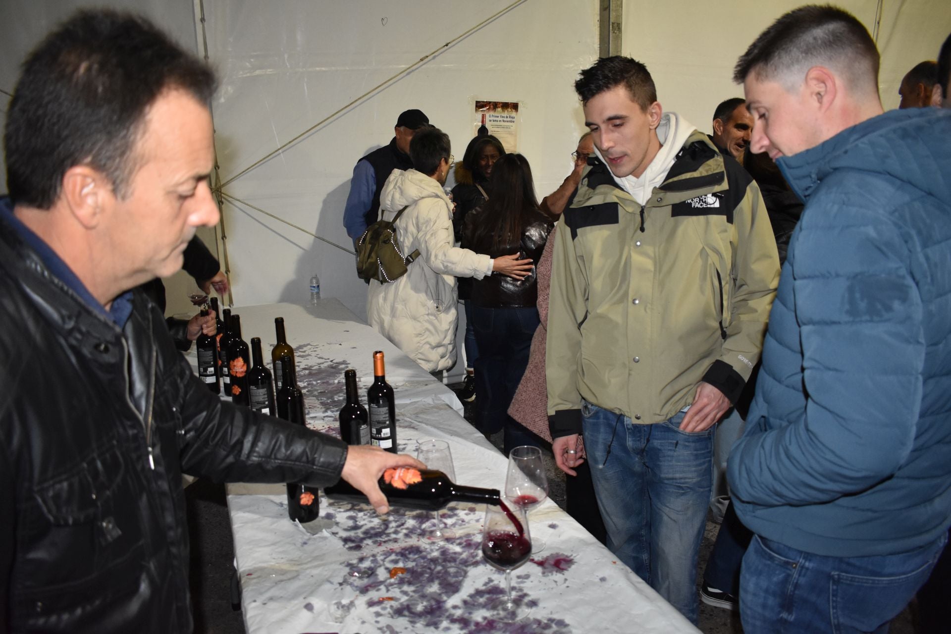 Las imágenes de la fiesta del &#039;Joven de Noviembre&#039; en Ausejo