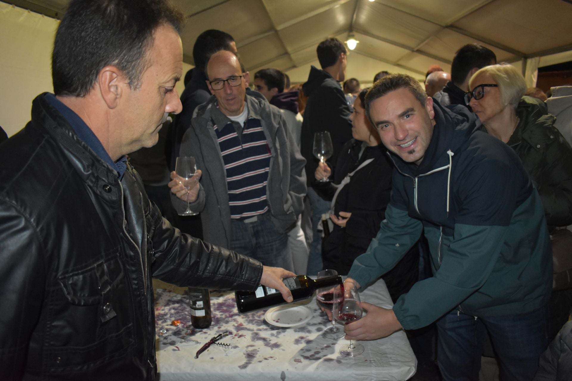 Las imágenes de la fiesta del &#039;Joven de Noviembre&#039; en Ausejo