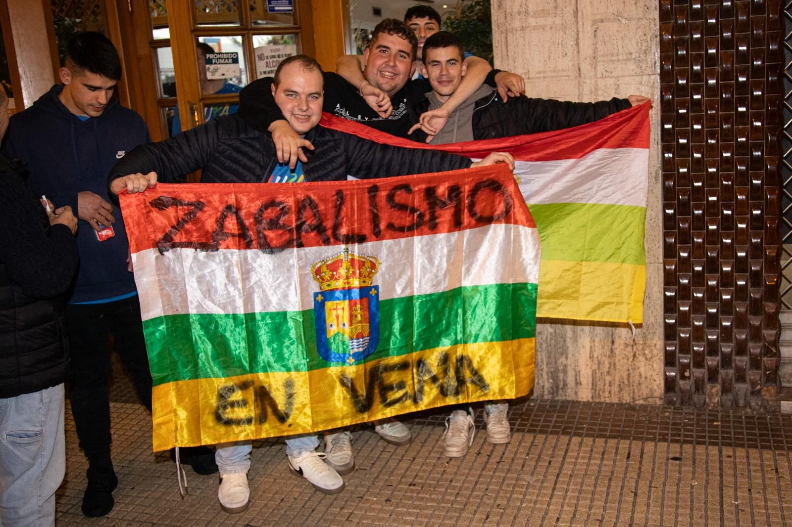 Zabala celebra su participación en la final con una cena