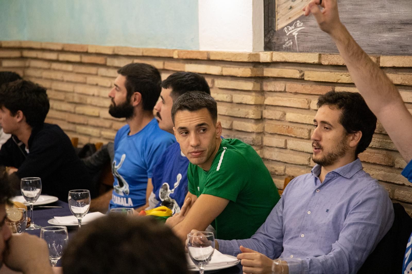 Zabala celebra su participación en la final con una cena