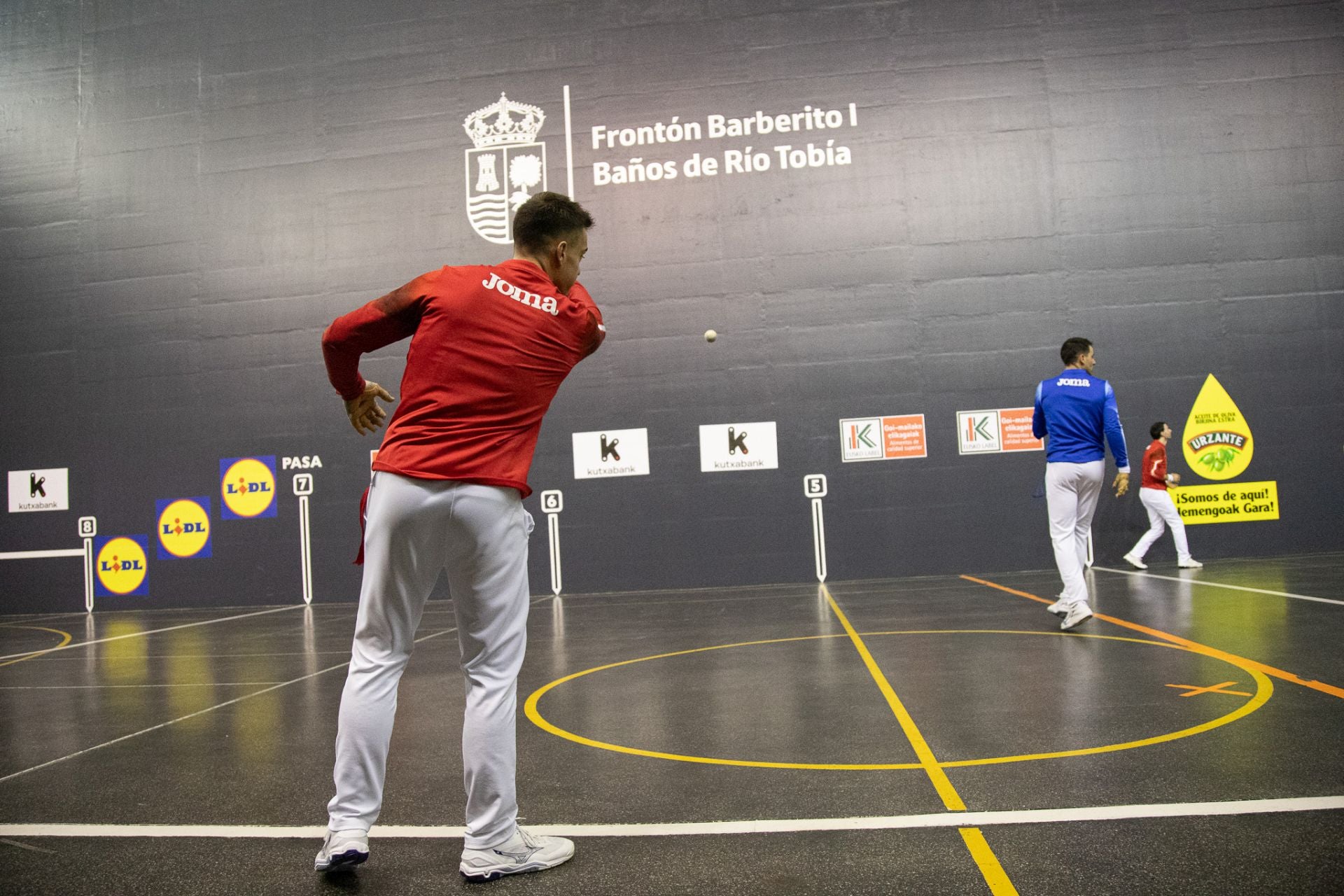 Las imágenes del debut de Carmelo Loza