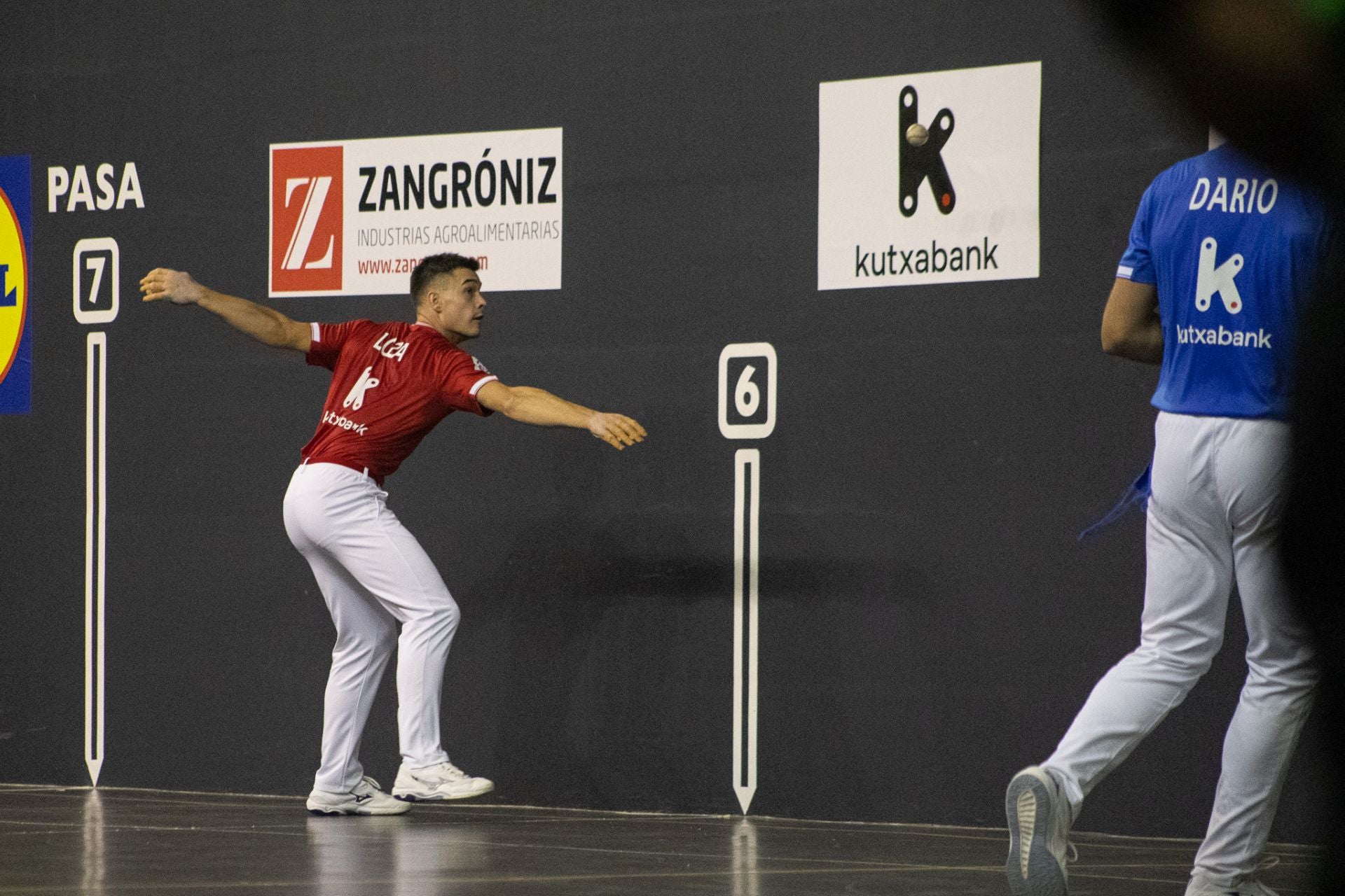Las imágenes del debut de Carmelo Loza