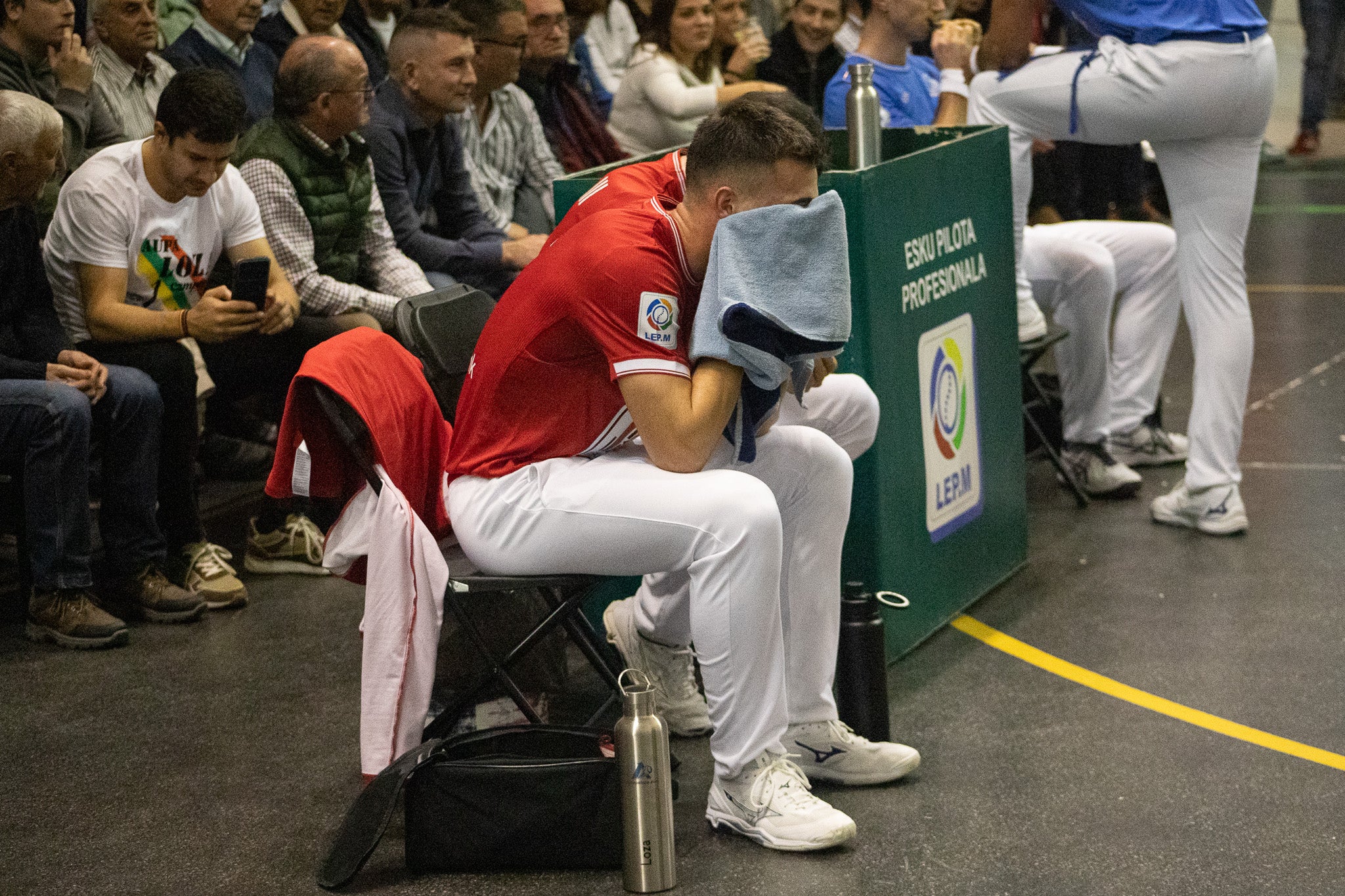 Las imágenes del debut de Carmelo Loza