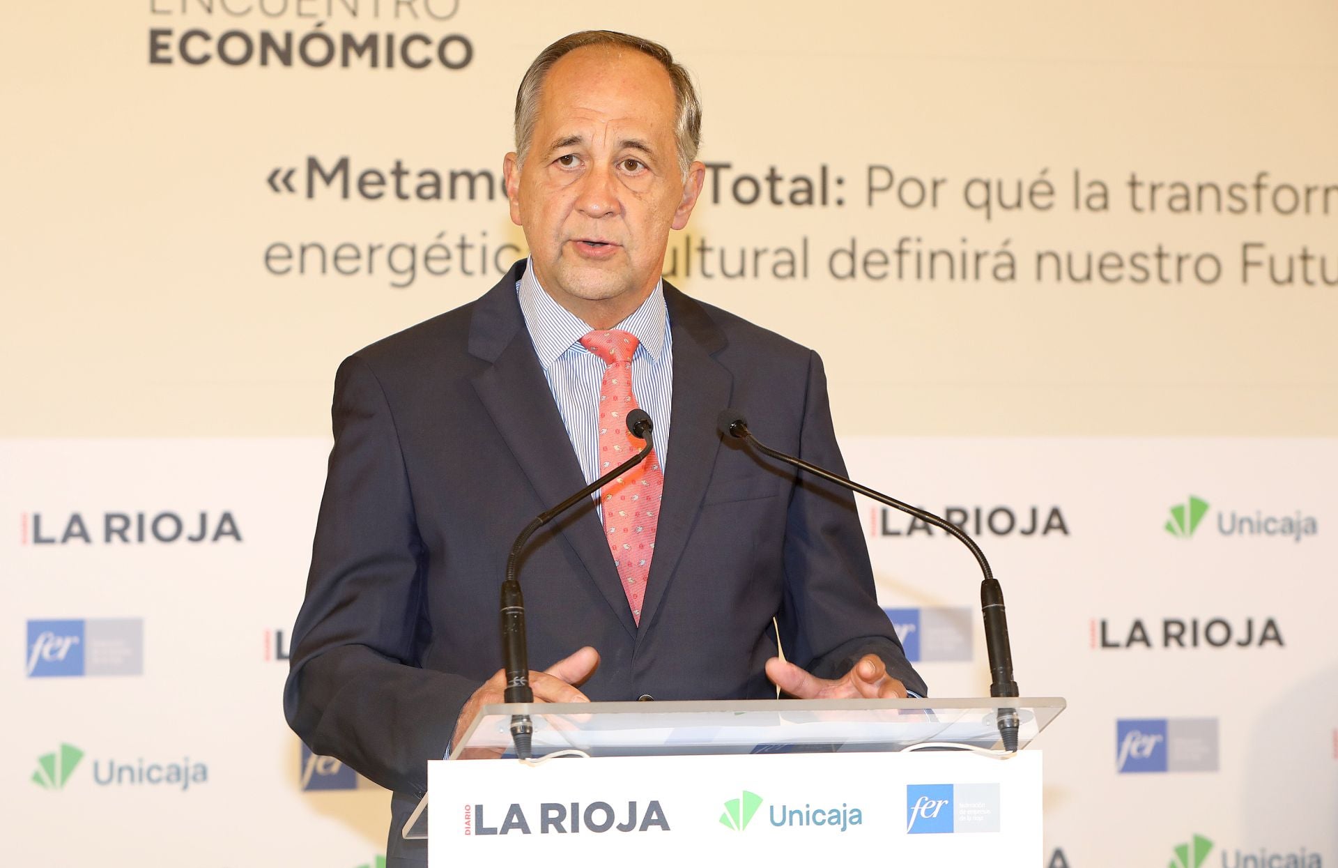 El presidente de la FER, Eduardo de Luis, en su intervención previa a la ponencia de Ugarte.