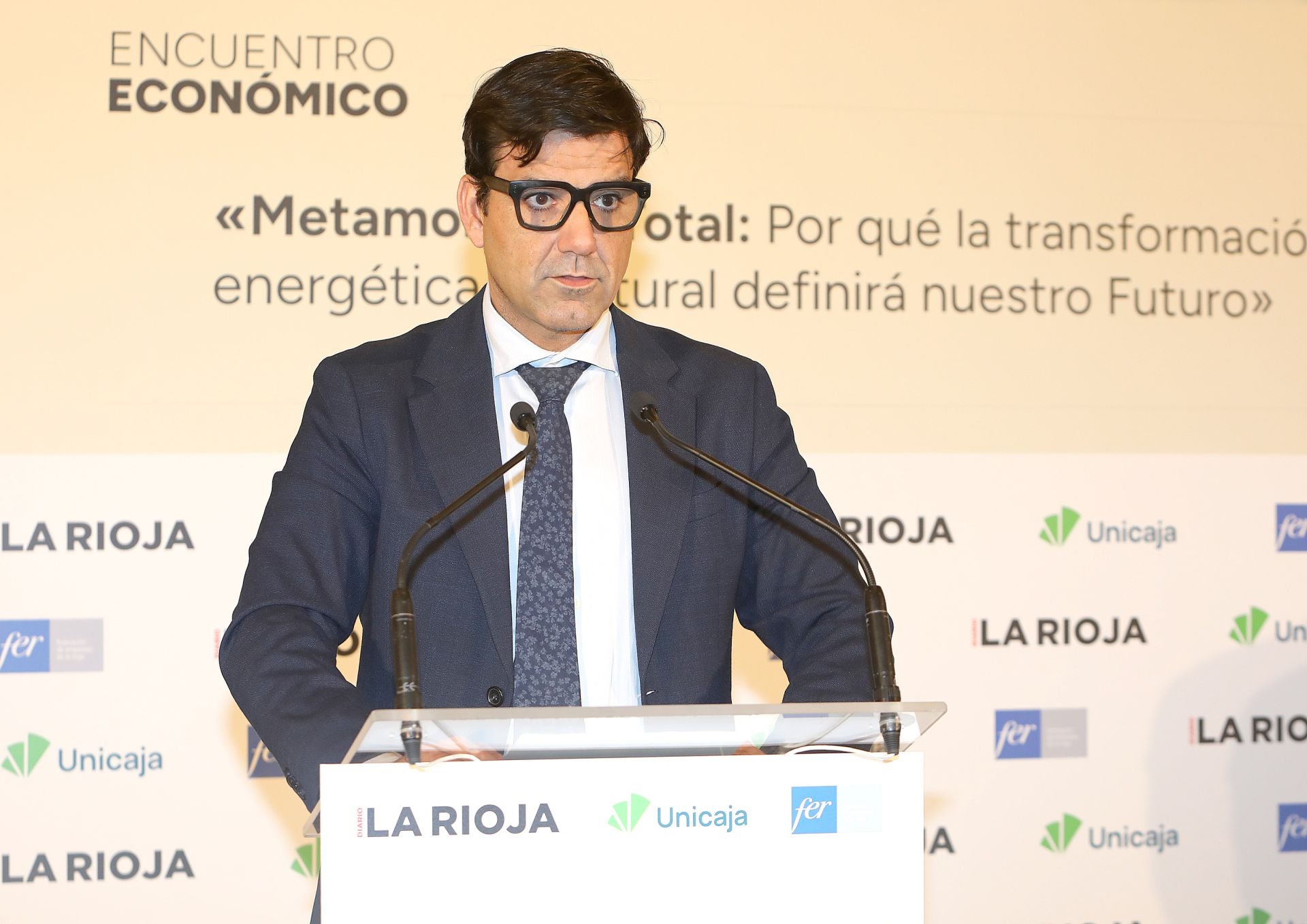 Manuel Rubio, director territorial de Unicaja en Castilla y León, durante su intervención previa a la ponencia de Ugarte.