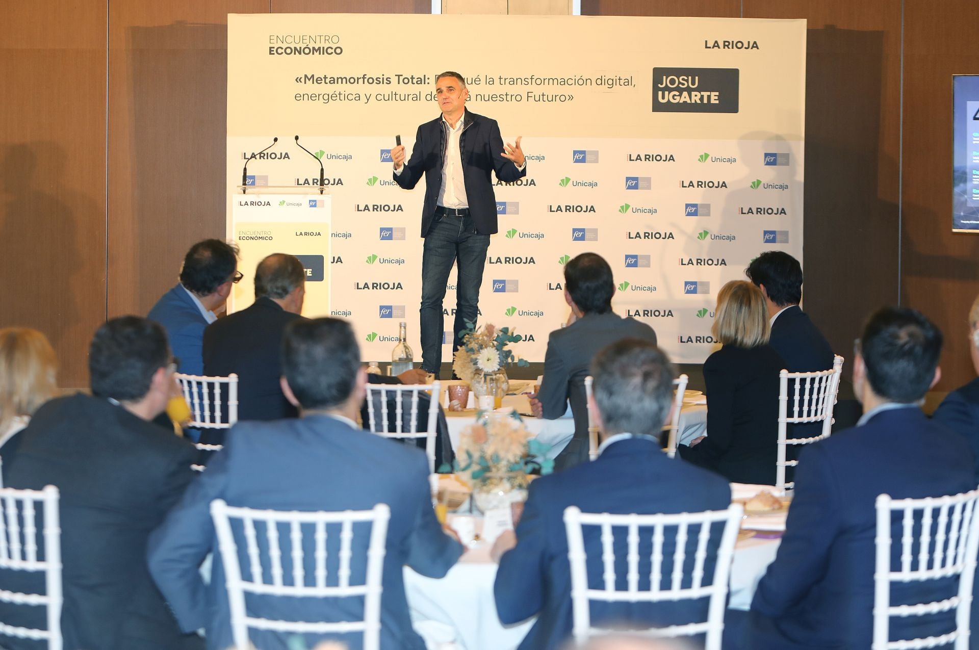 Josu Ugarte, durante su ponencia.