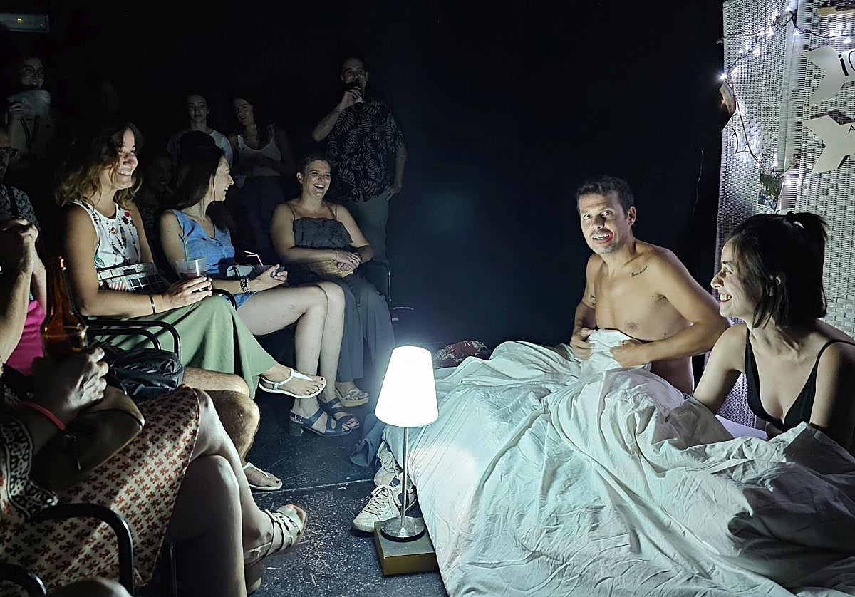 Escena de 'Sexamigos', obra con la que Serendipity Teatro ganó la última edición de Badarán Que Hablar.