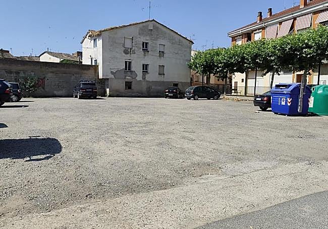 Solar en la calle San Juan donde se proyectaba construir el nuevo consultorio médico de Fuenmayor.