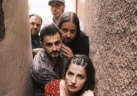 Mississippi Queen & The Wet Dogs.