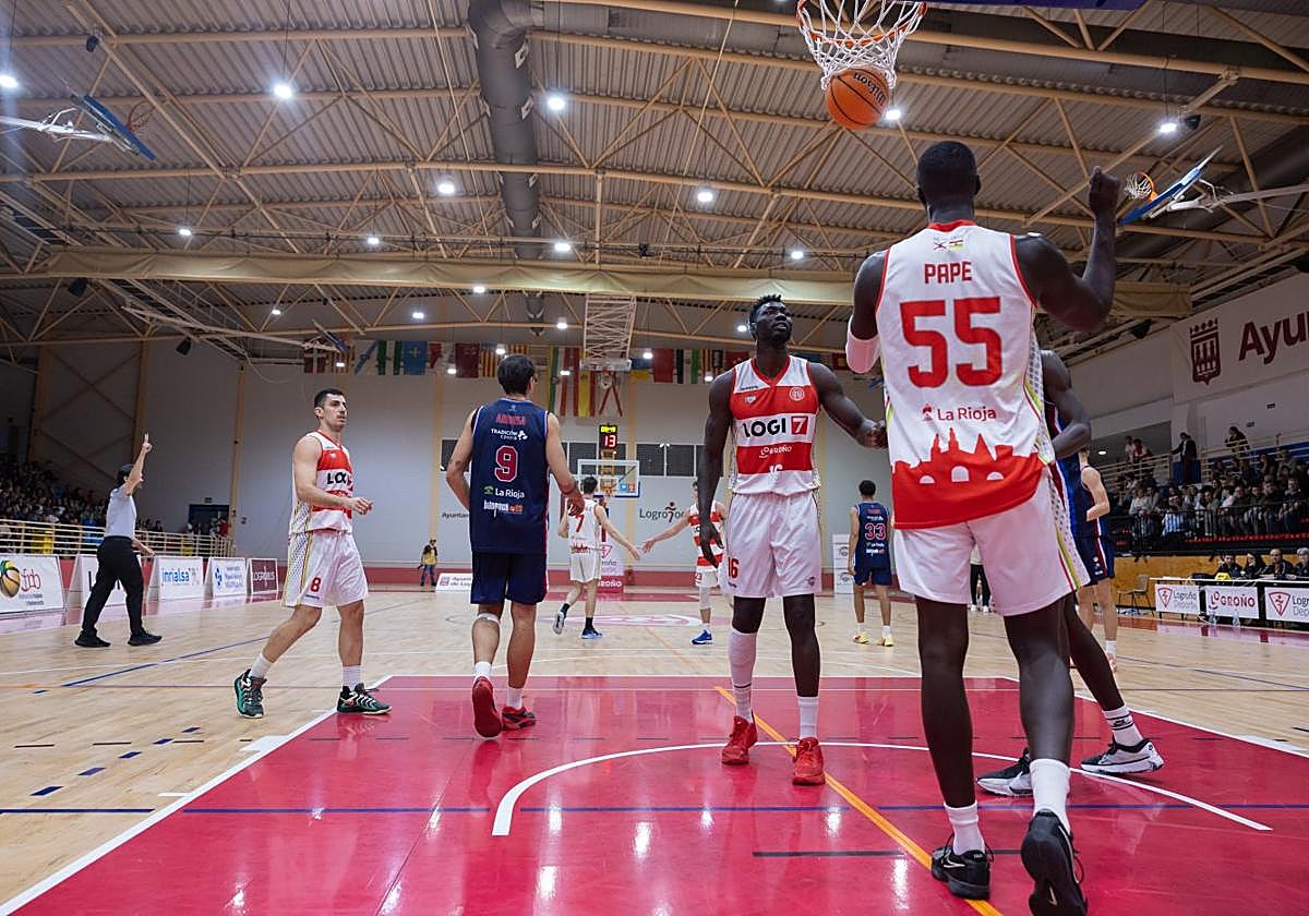 Niang y Sall destacaron en los blanquirrojos.