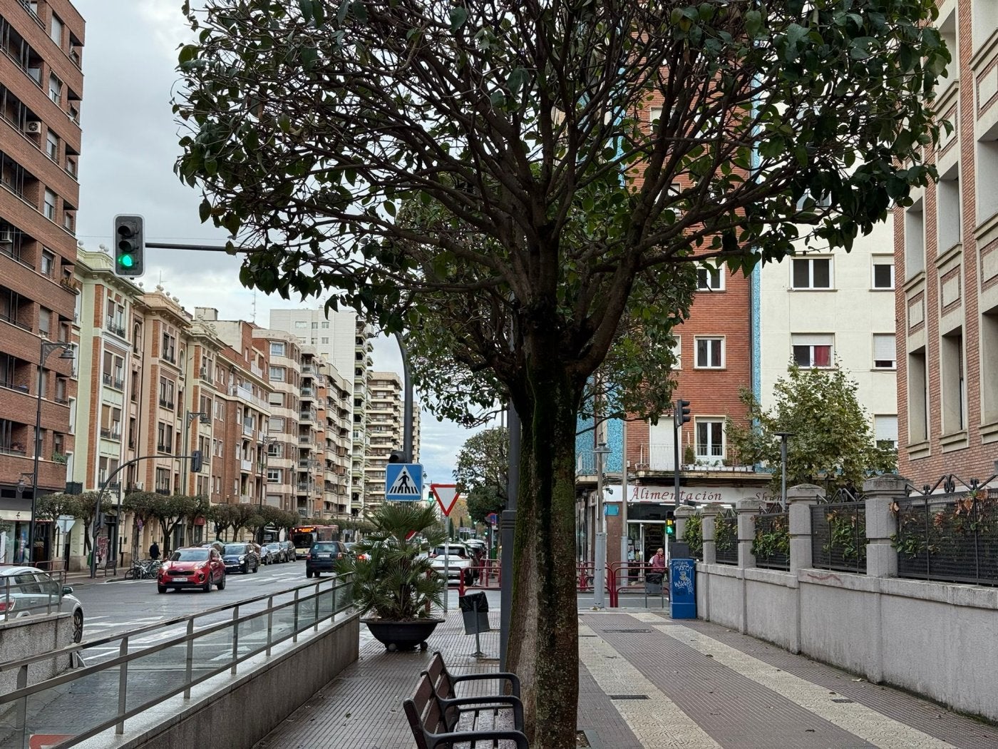 Imagen después - Una nueva calle donde la vía