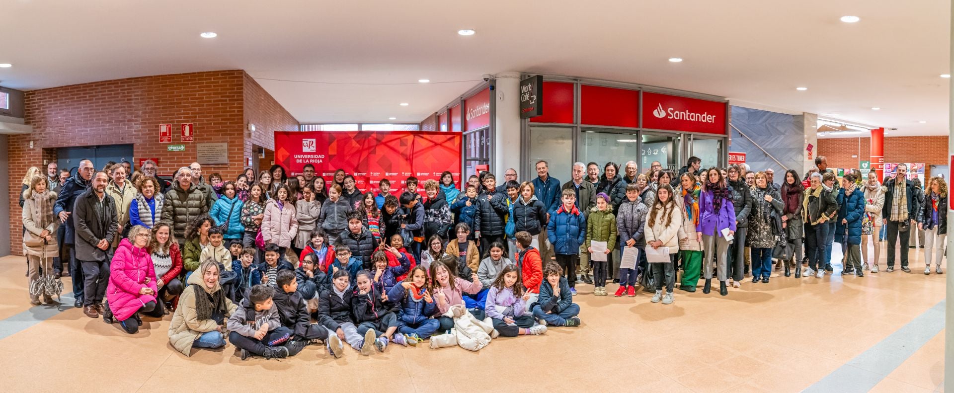 Lectura del manifiesto con motivo del 25N en la UR.