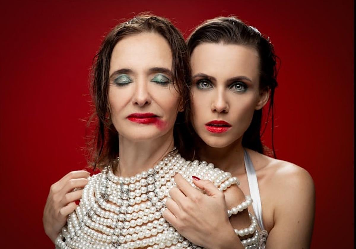 Ana Torrent y Aura Garrido en 'Las amargas lágrimas...'.