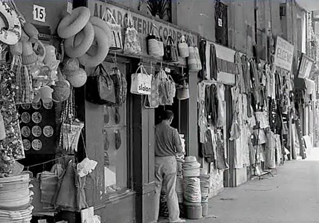'Portalillos', con la alpargatería-cordelería en el mismo número 15.