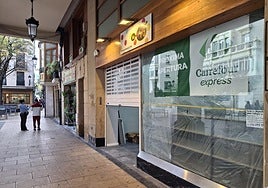 El local donde el 5 de diciembre abrirá un Carrefour Express en el número 19 de la calle Portales de Logroño.
