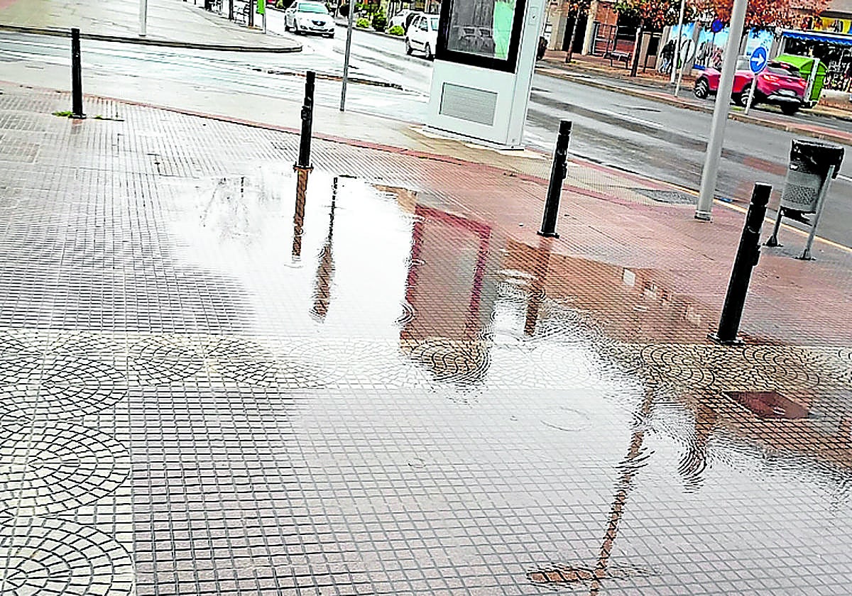 Salarios, centros de salud, sonidos molestos... hoy en el Teléfono del Lector