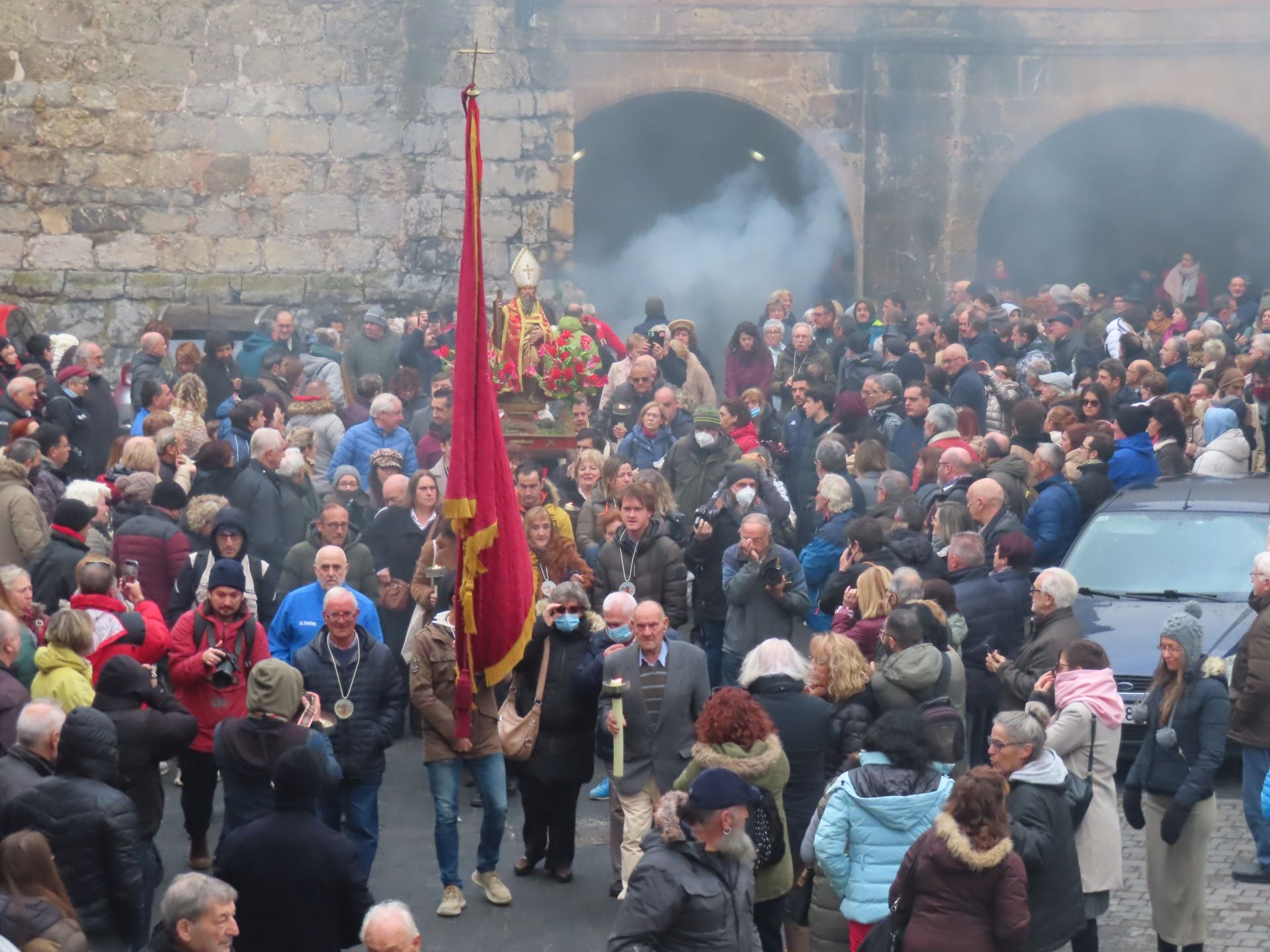 Arnedillo celebra la procesión del humo