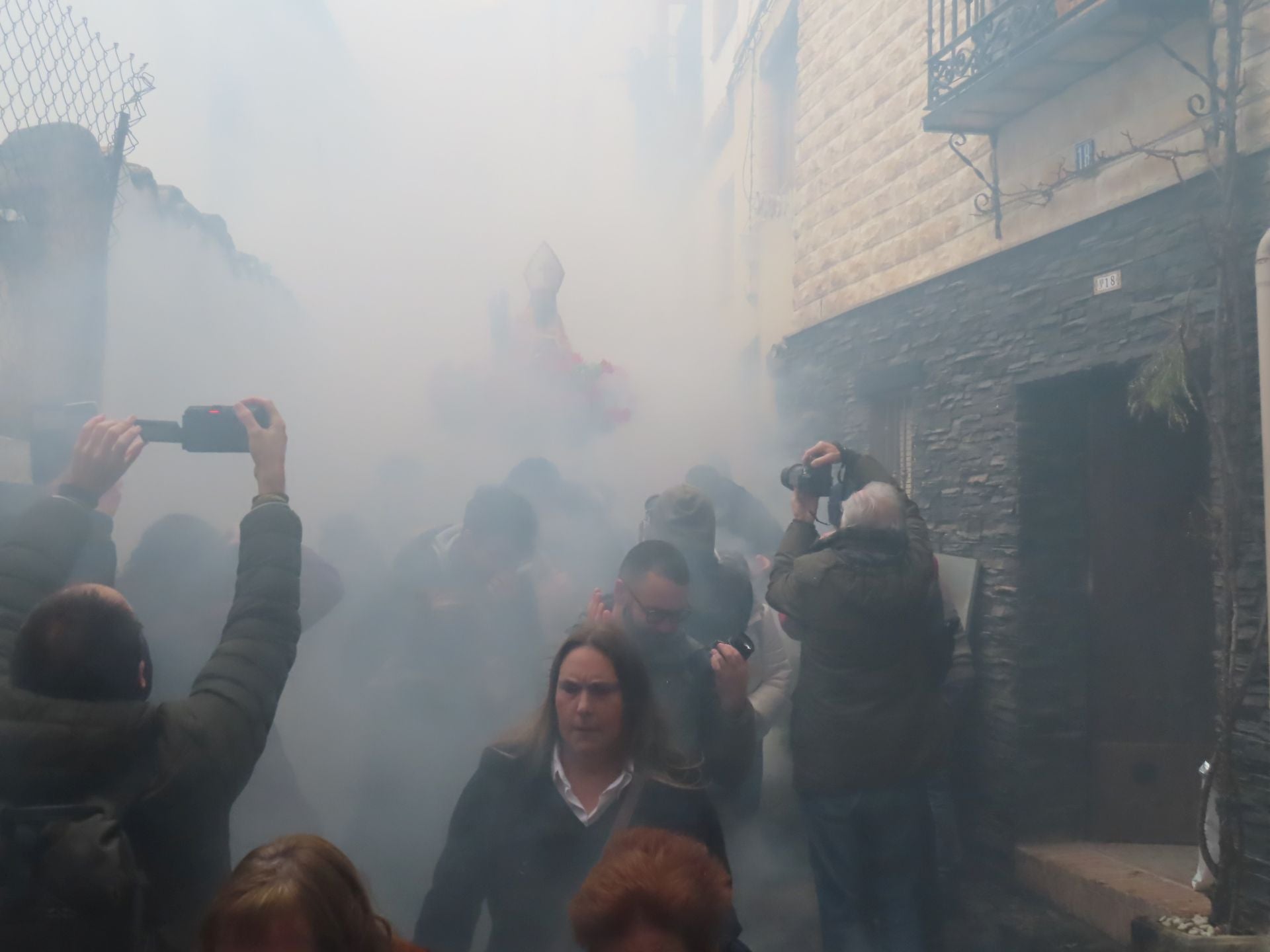 Arnedillo celebra la procesión del humo