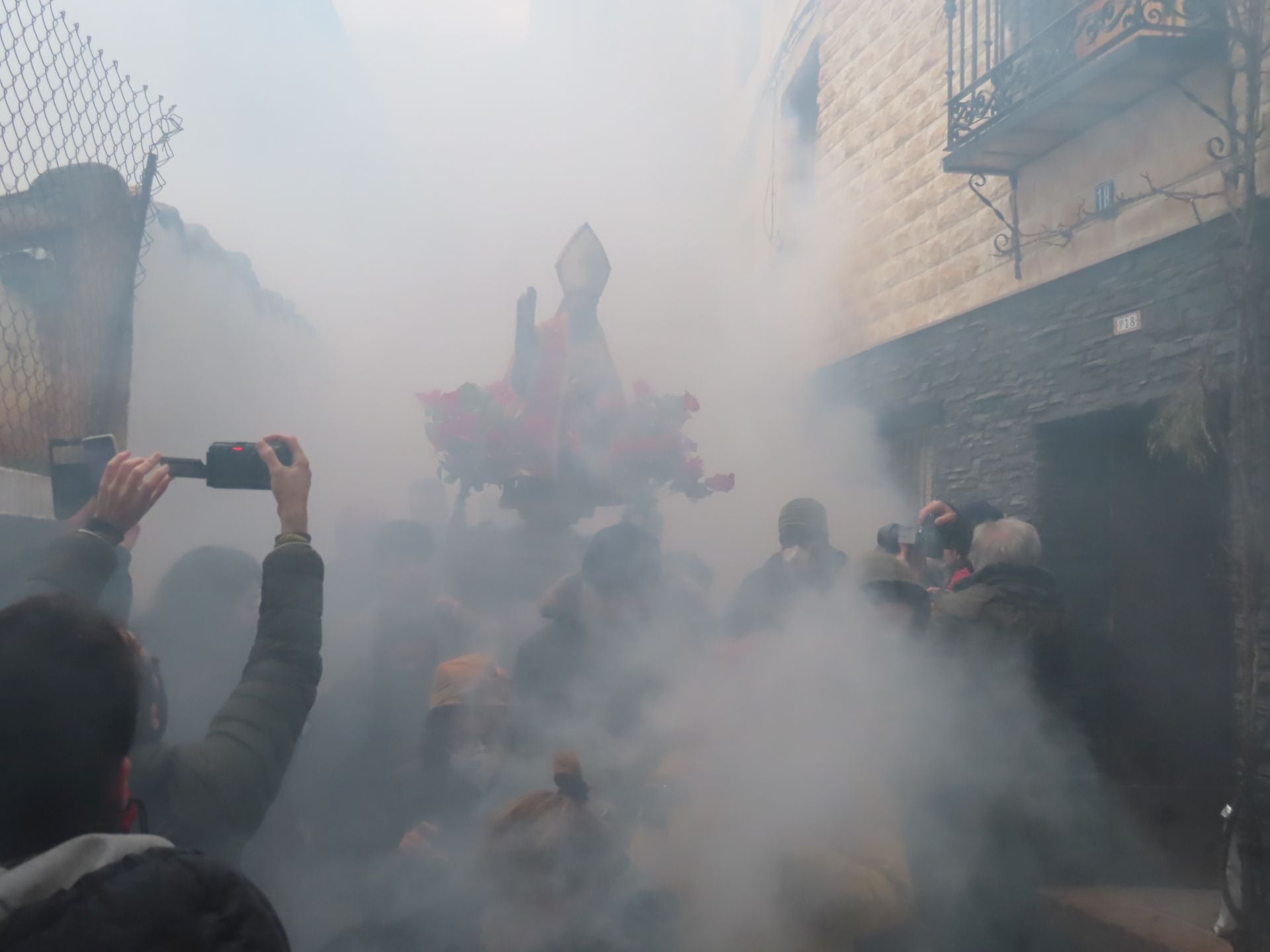 Arnedillo celebra la procesión del humo