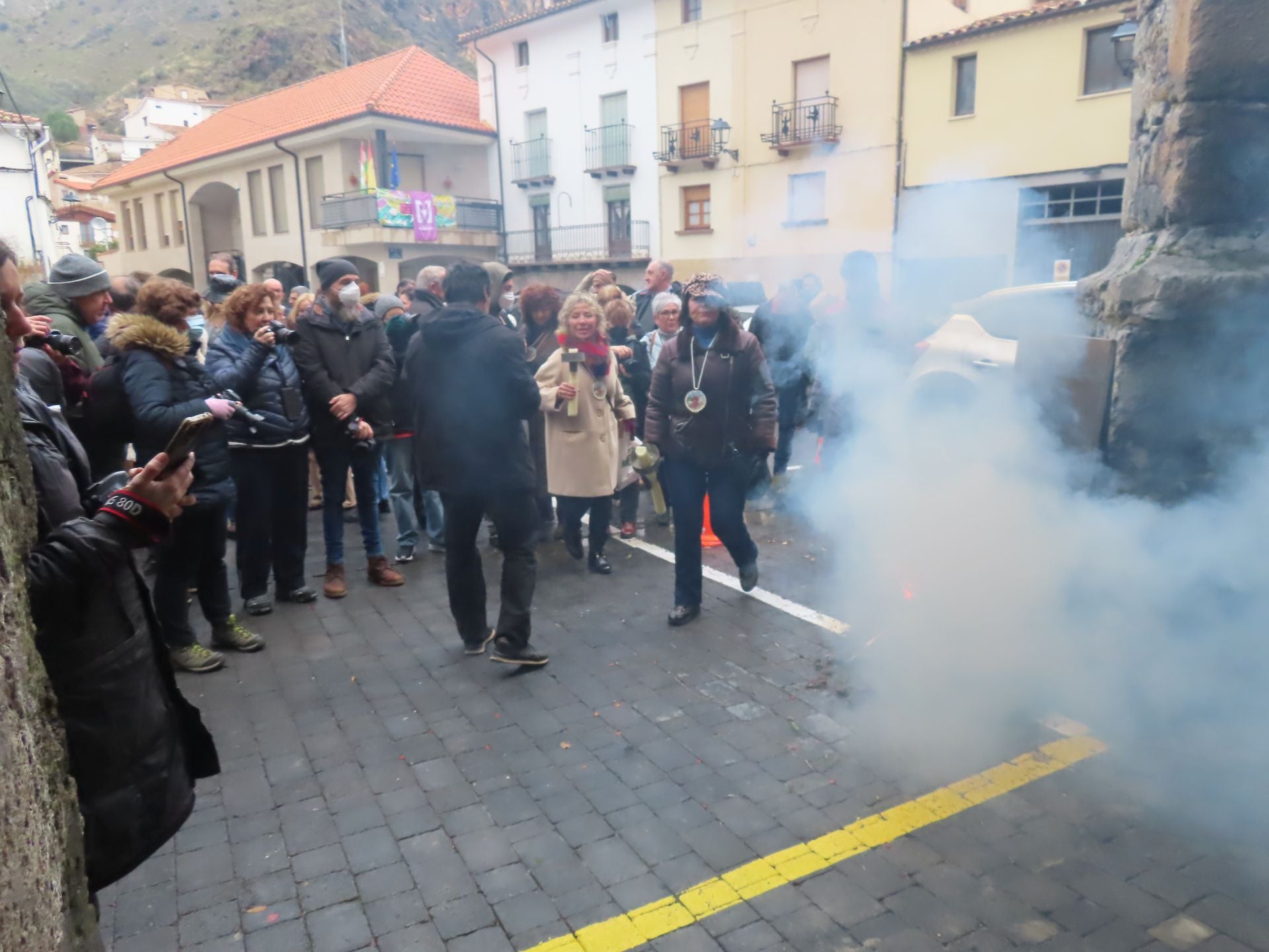 Arnedillo celebra la procesión del humo