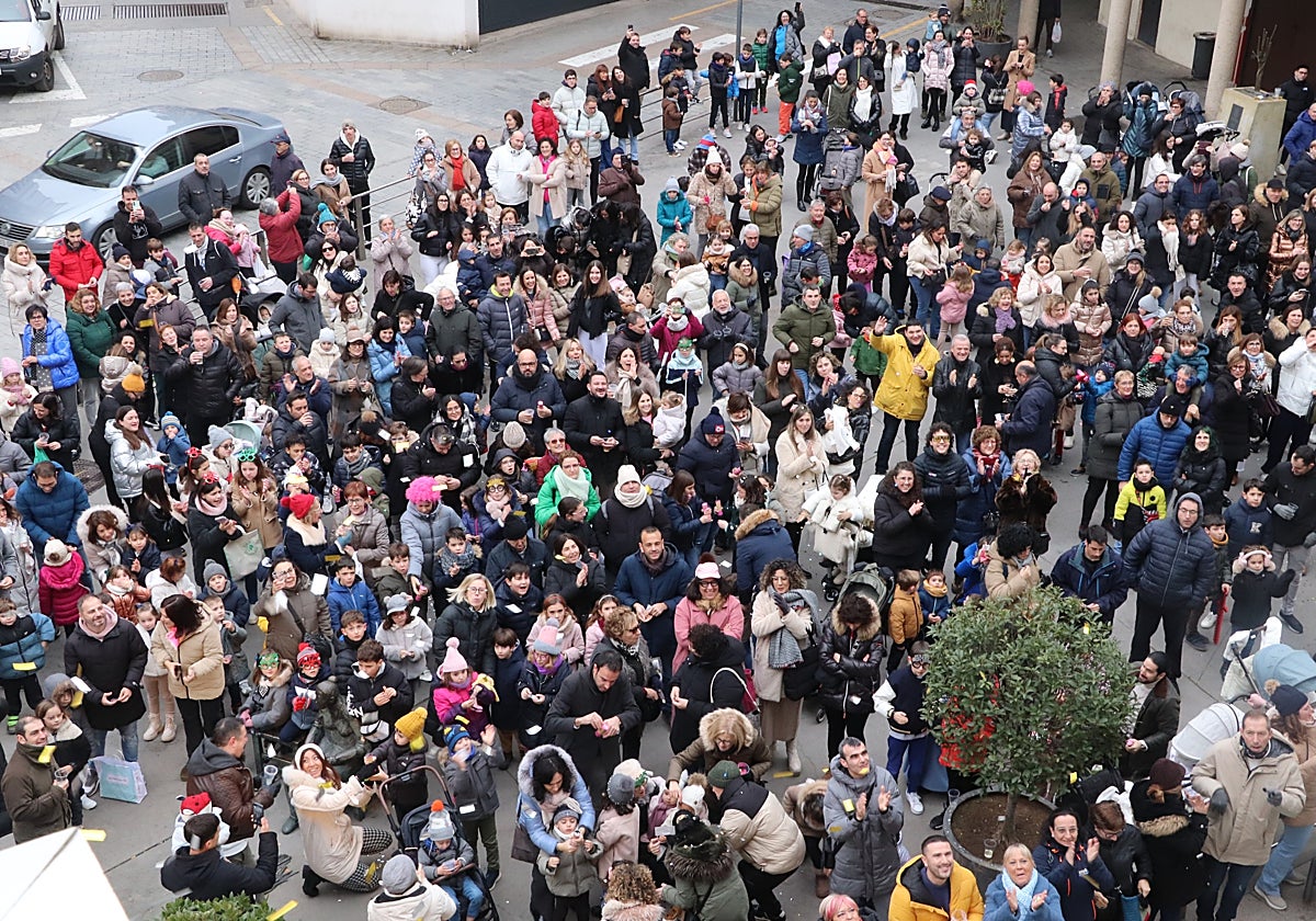 Imagen de las precampanadas que la Asociación compartió el 30 de diciembre de 2024 en plaza de Vico