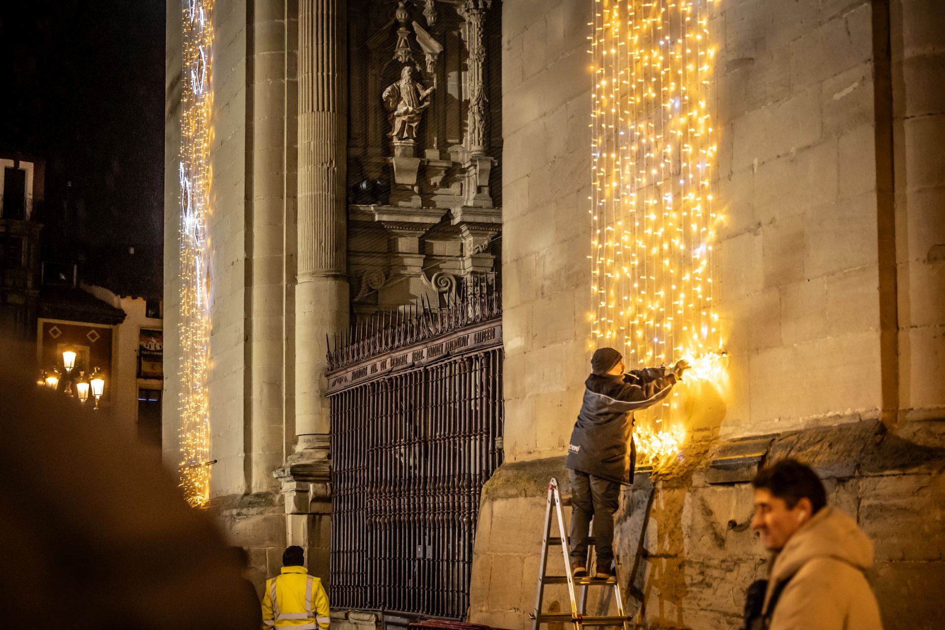 La Navidad se enciende en la plaza del Mercado
