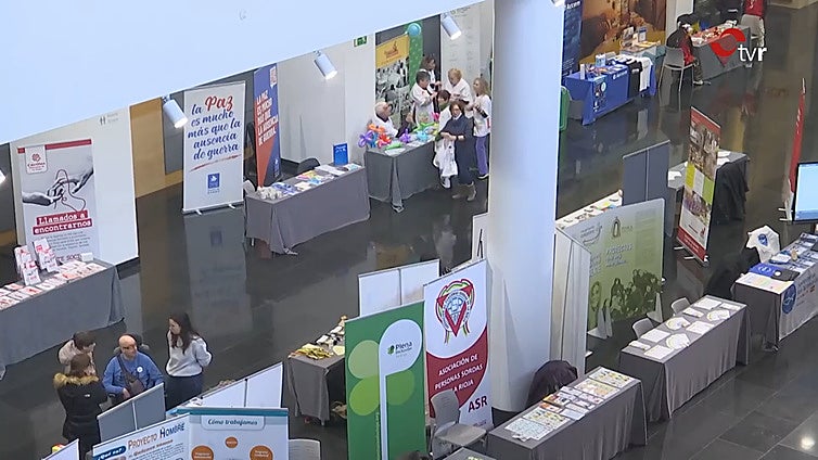 34 asociaciones exponen su trabajo en la Feria del Voluntariado