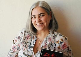 La autora riojana Carmen Bik-Delgado presenta su novela 'La furia' en la Biblioteca