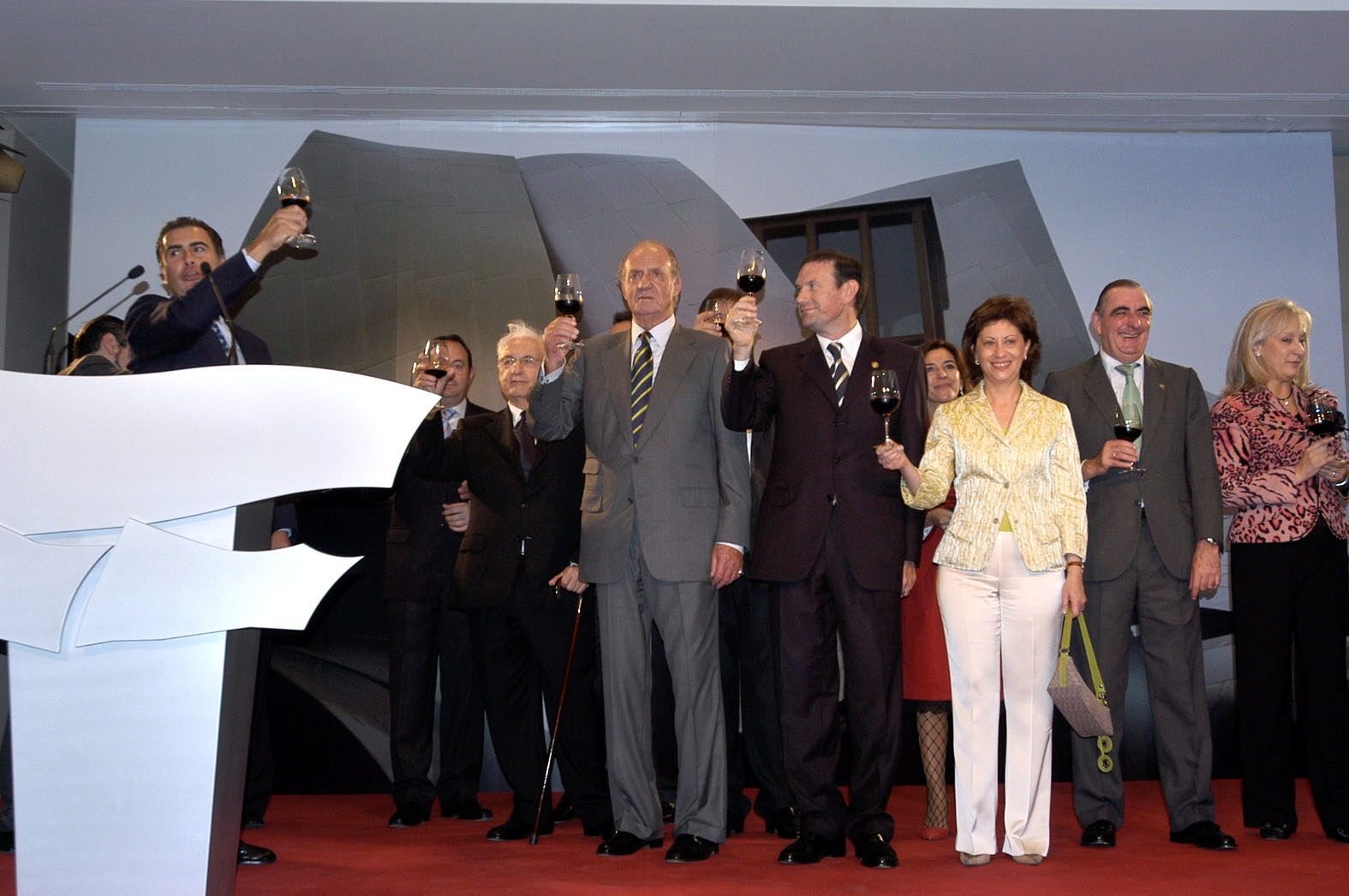 El rey Juan Carlos inauguró la icónica bodega de Rioja de Frank Gehry