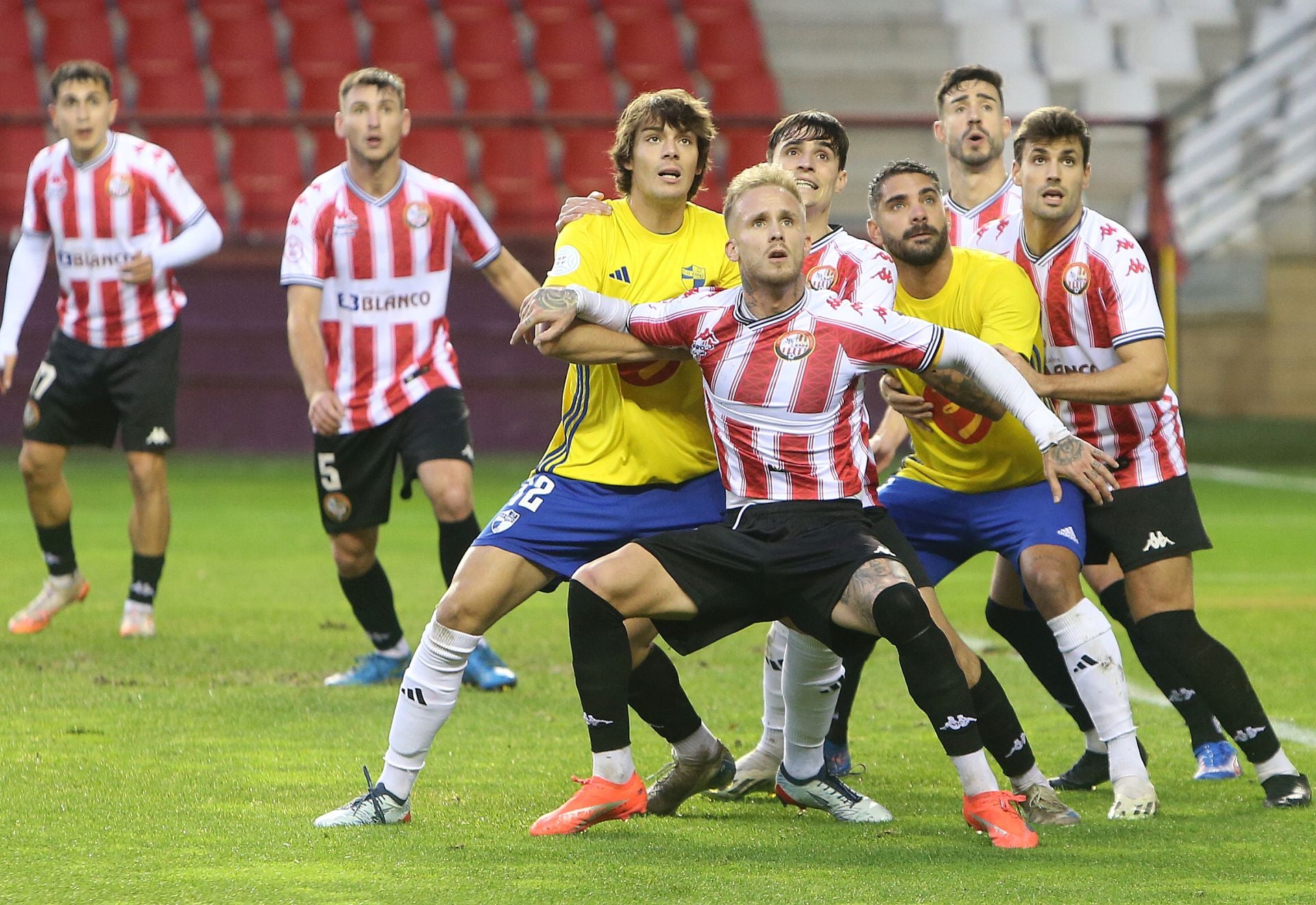 La SD Logroñés logra el triunfo ante el Ebro