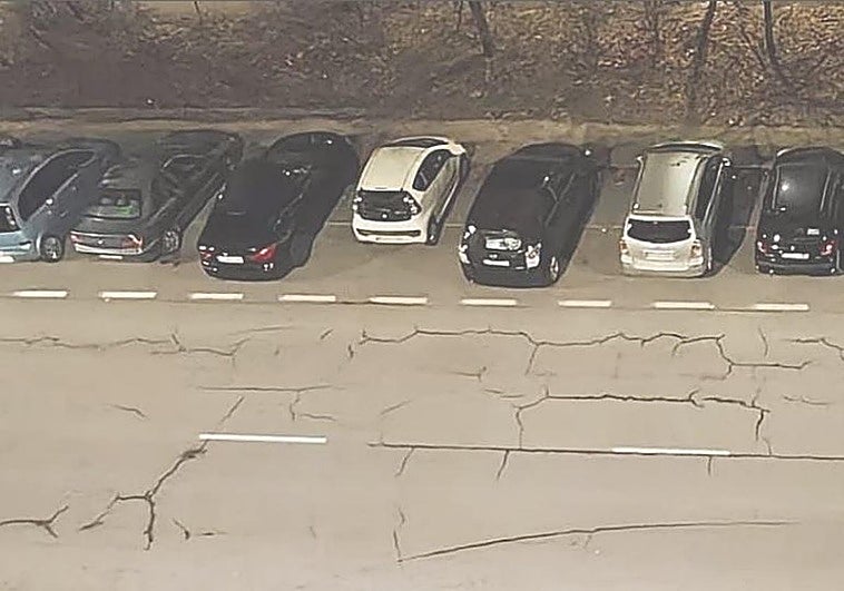 Asfalto agrietado en Lakua